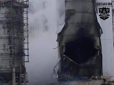 Russia Attacked Odesa region: Industrial and port infrastructure was damaged, one person was injured.
Source:   Telegram by Odesa Regional Military Administration Head Oleg Kipper.